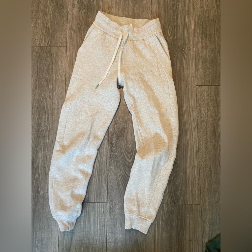 Lululemon scuba joggers 7/8 length size 0